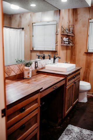 408 County Road 2200, Ivanhoe, TX 75447