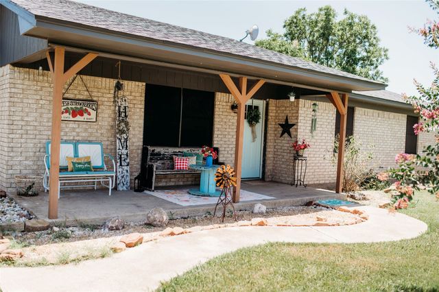 408 County Road 2200, Ivanhoe, TX 75447