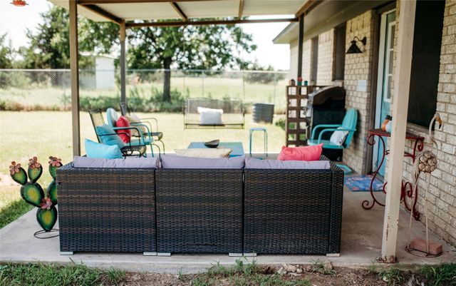 408 County Road 2200, Ivanhoe, TX 75447