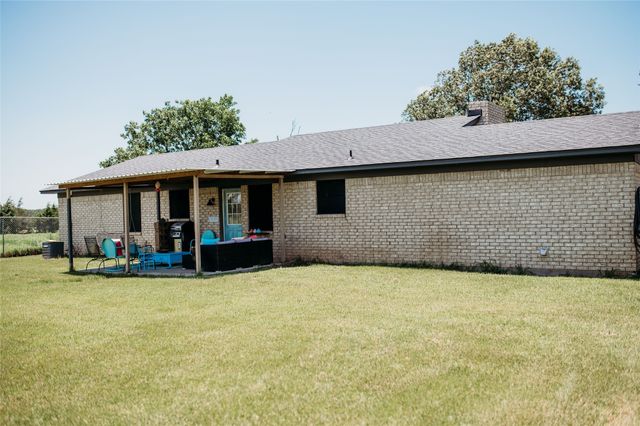 408 County Road 2200, Ivanhoe, TX 75447