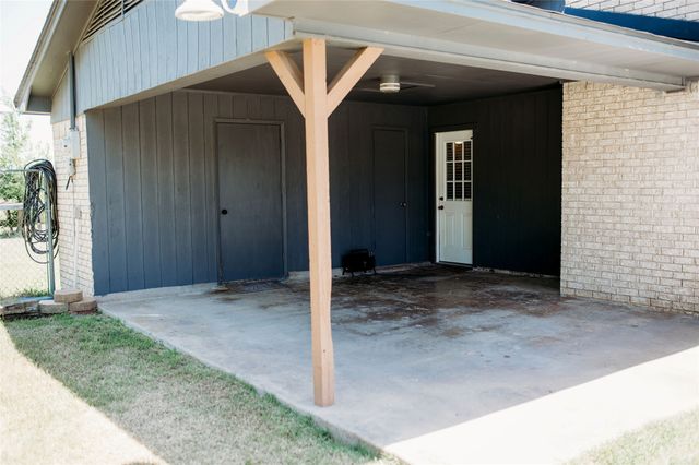 408 County Road 2200, Ivanhoe, TX 75447