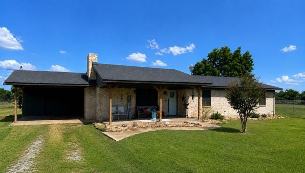 408 County Road 2200, Ivanhoe, TX 75447