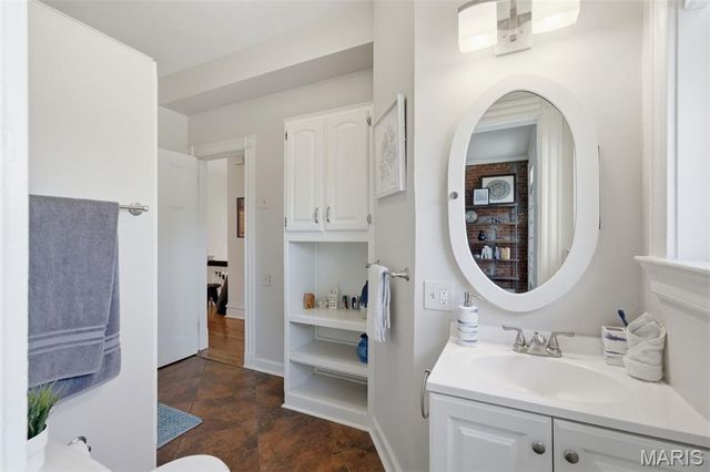 4917 Pershing Place, St Louis, MO 63108