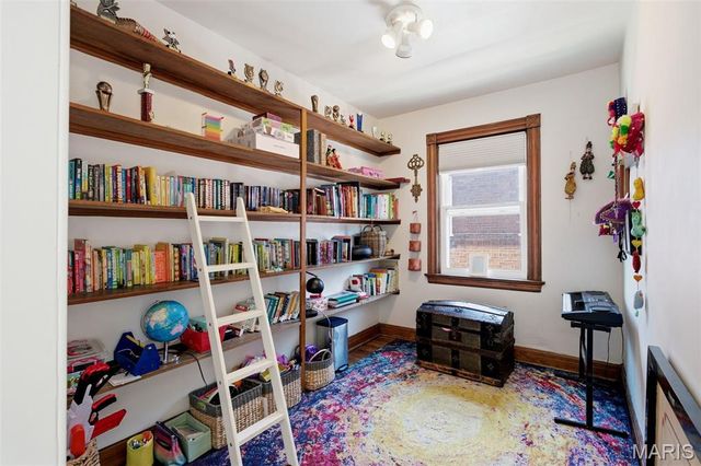 4917 Pershing Place, St Louis, MO 63108