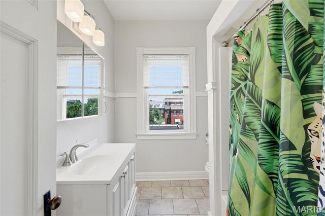 4917 Pershing Place, St Louis, MO 63108