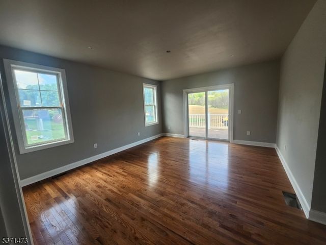 81 Belview Rd, Lopatcong Twp., NJ 08865