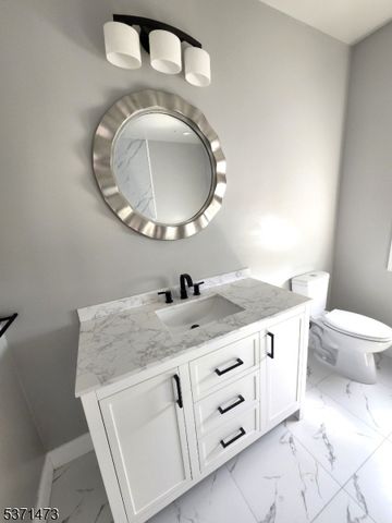 81 Belview Rd, Lopatcong Twp., NJ 08865