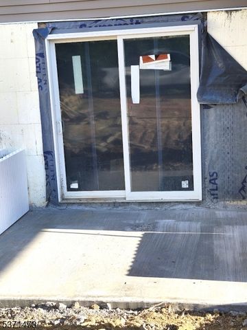 81 Belview Rd, Lopatcong Twp., NJ 08865