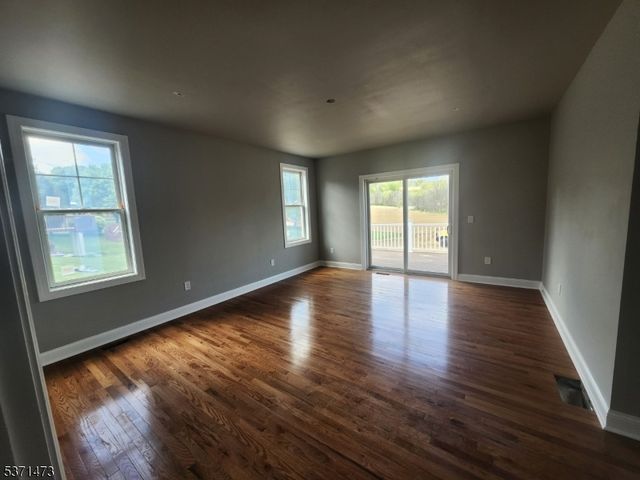 81 Belview Rd, Lopatcong Twp., NJ 08865