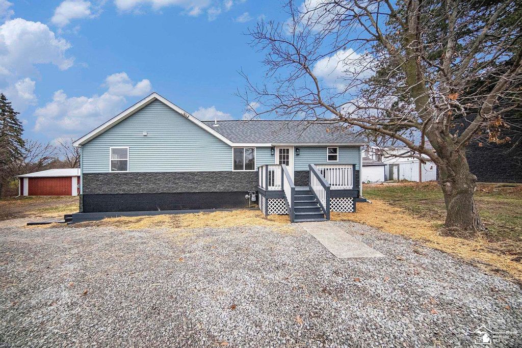 6465 N Adrian Highway, Tecumseh, MI 49286