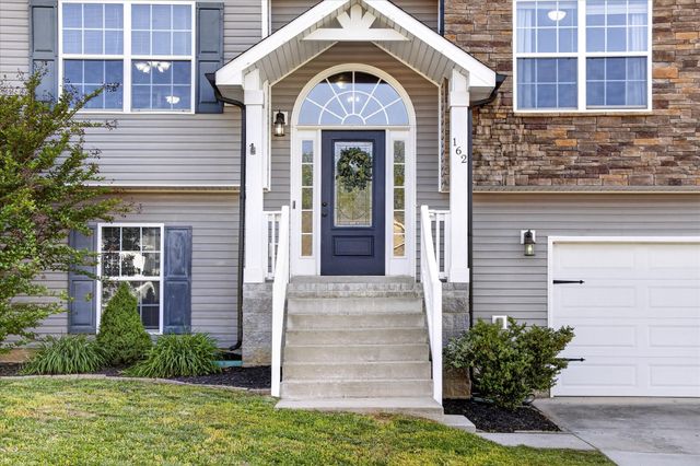 162 Sycamore Hill Dr, Clarksville, TN 37042