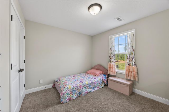 162 Sycamore Hill Dr, Clarksville, TN 37042