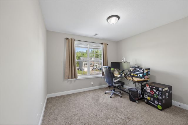 162 Sycamore Hill Dr, Clarksville, TN 37042