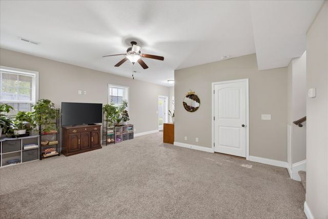 162 Sycamore Hill Dr, Clarksville, TN 37042