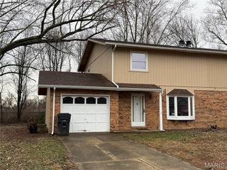 3339 Dovershire Drive, Belleville, IL 62221