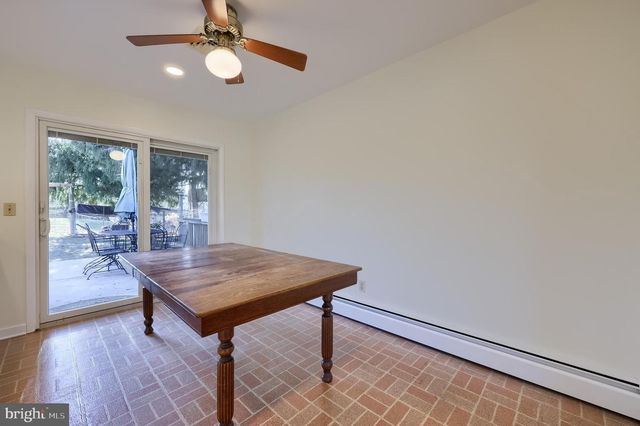 20 HILLSIDE DR, York, PA 17407