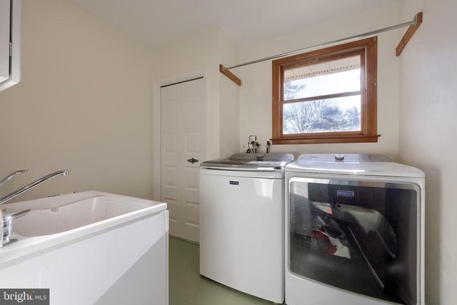 20 HILLSIDE DR, York, PA 17407