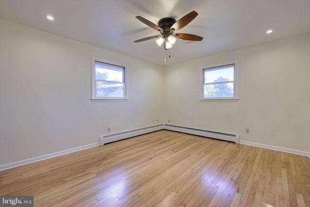 20 HILLSIDE DR, York, PA 17407