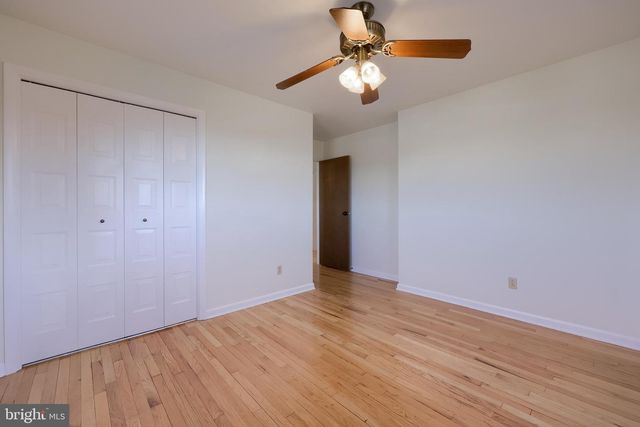 20 HILLSIDE DR, York, PA 17407