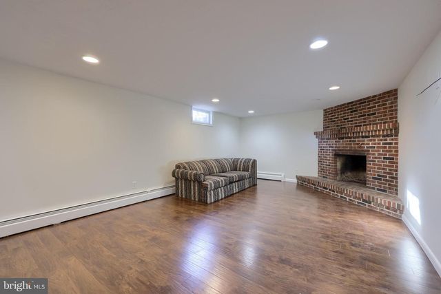 20 HILLSIDE DR, York, PA 17407