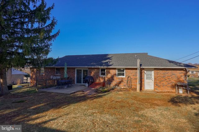 20 HILLSIDE DR, York, PA 17407