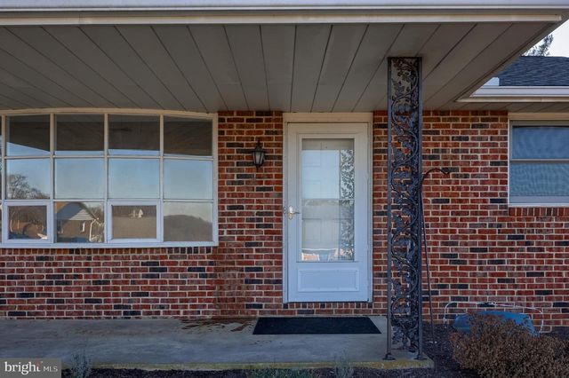 20 HILLSIDE DR, York, PA 17407