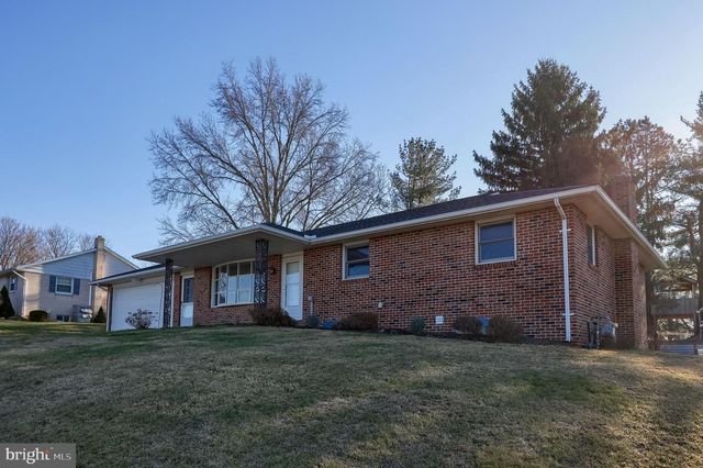 20 HILLSIDE DR, York, PA 17407