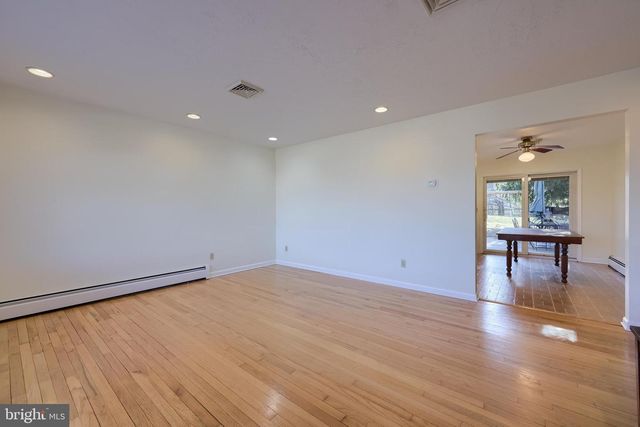 20 HILLSIDE DR, York, PA 17407