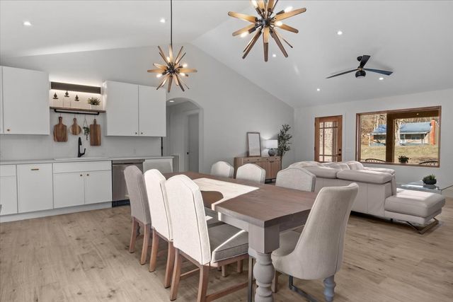 1609 Sycamore Landing Rd, Waverly, TN 37185