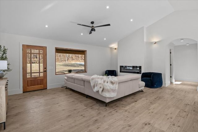 1609 Sycamore Landing Rd, Waverly, TN 37185