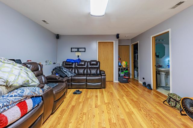 3022 141st Place, Blue Island, IL 60406