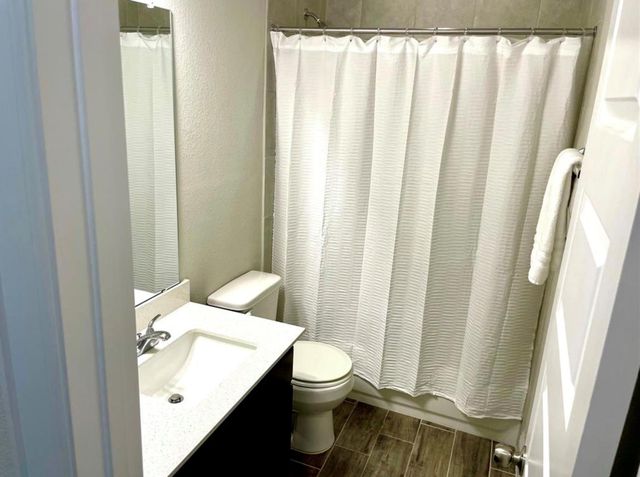 21643 Boggy Ford RD, Lago Vista, TX 78645