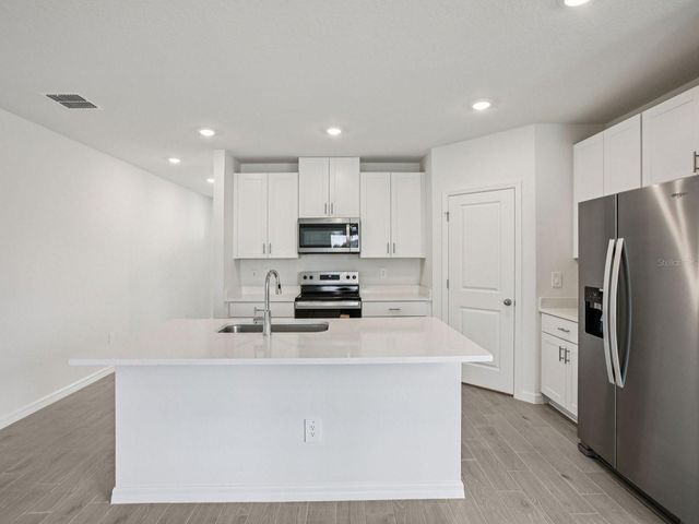 1887 DRAUGHTON DRIVE, Zephyrhills, FL 33541