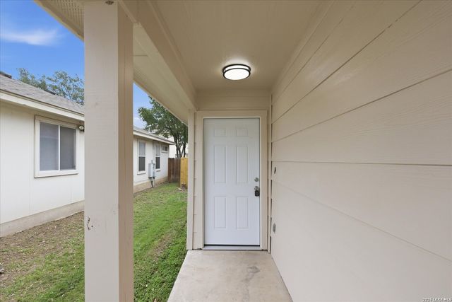 6806 COUGAR CV, San Antonio, TX 78242
