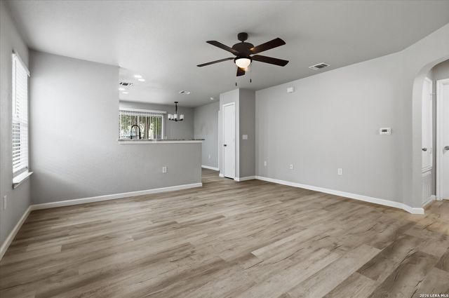 6806 COUGAR CV, San Antonio, TX 78242