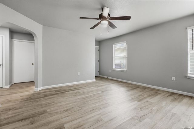 6806 COUGAR CV, San Antonio, TX 78242