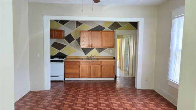 922 Hollywood Avenue, Dallas, TX 75208