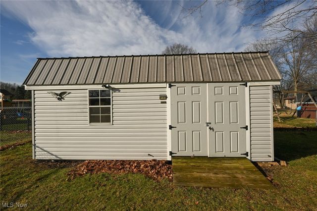 5042 Laddie Drive, New Franklin, OH 44319