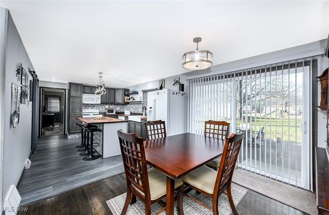 5042 Laddie Drive, New Franklin, OH 44319