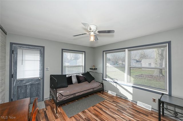 5042 Laddie Drive, New Franklin, OH 44319