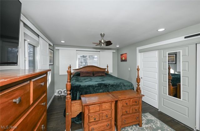 5042 Laddie Drive, New Franklin, OH 44319