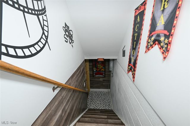 5042 Laddie Drive, New Franklin, OH 44319