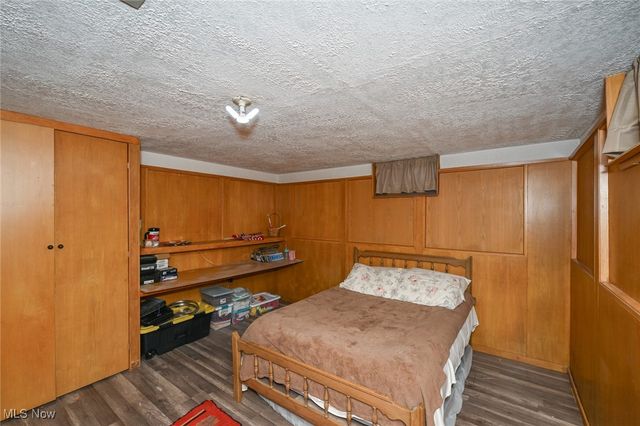 5042 Laddie Drive, New Franklin, OH 44319