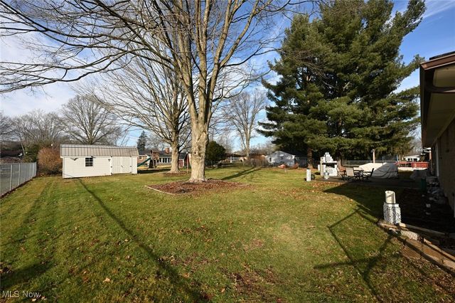5042 Laddie Drive, New Franklin, OH 44319