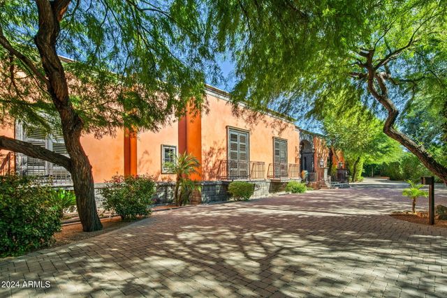 8100 N 68TH Street, Paradise Valley, AZ 85253