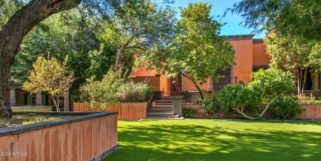 8100 N 68TH Street, Paradise Valley, AZ 85253