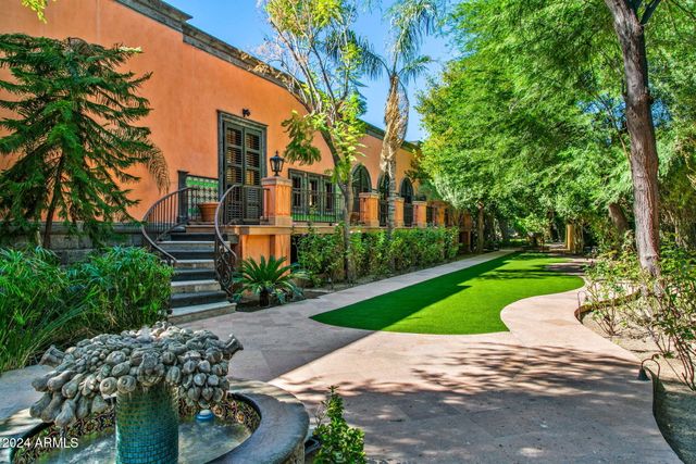 8100 N 68TH Street, Paradise Valley, AZ 85253