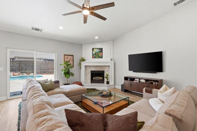 2336 S Cedar Street, Visalia, CA 93292