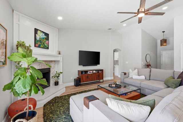 2336 S Cedar Street, Visalia, CA 93292