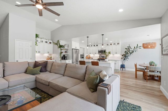 2336 S Cedar Street, Visalia, CA 93292